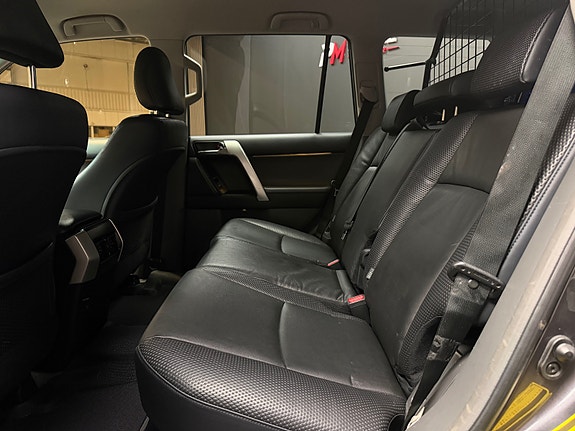 Toyota Land Cruiser 29 of 30
