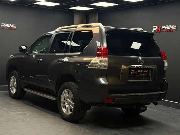 Toyota Land Cruiser 7 of 30