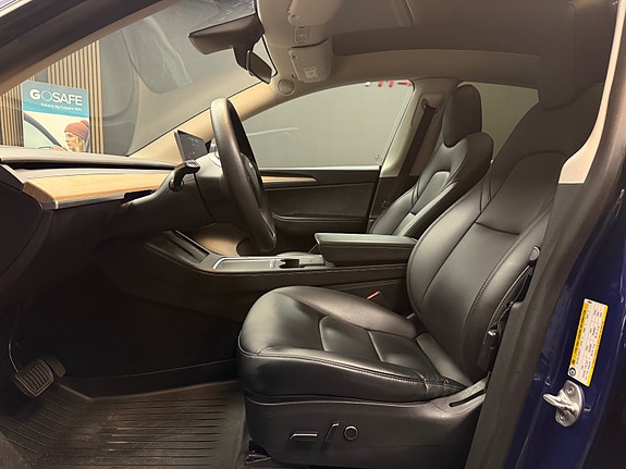 Tesla Model Y 29 of 30