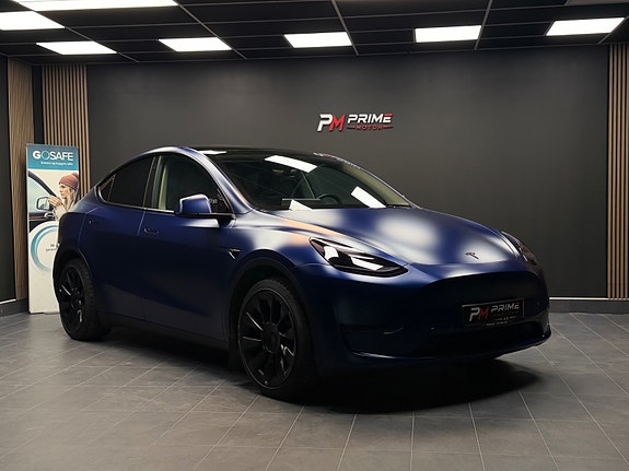 Tesla Model Y 6 of 30