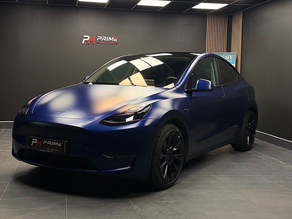 Tesla Model Y 2 of 30