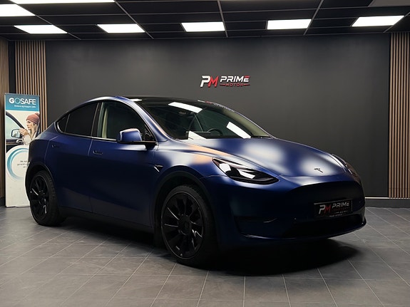 Tesla Model Y 5 of 30