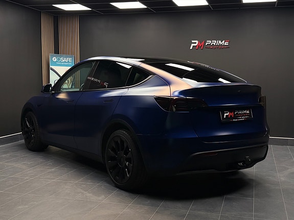 Tesla Model Y 11 of 30