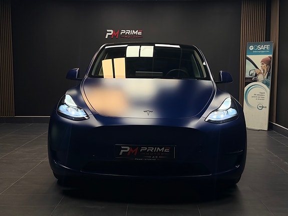 Tesla Model Y 14 of 30