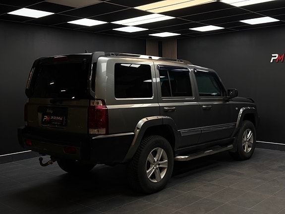 Jeep Commander 15 of 30