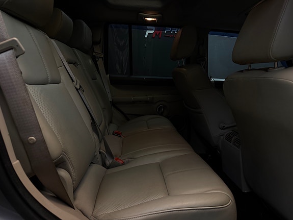 Jeep Commander 30 of 30