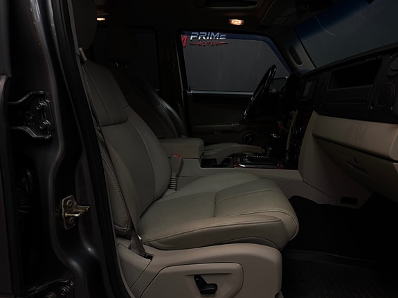 Jeep Commander 28 of 30