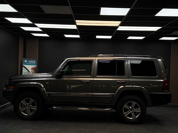 Jeep Commander 2 of 30