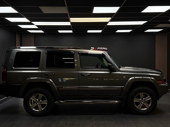 Jeep Commander 17 of 30