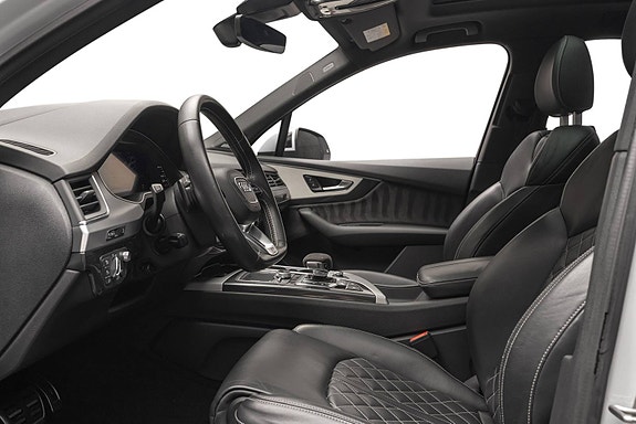Audi SQ7 16 of 30