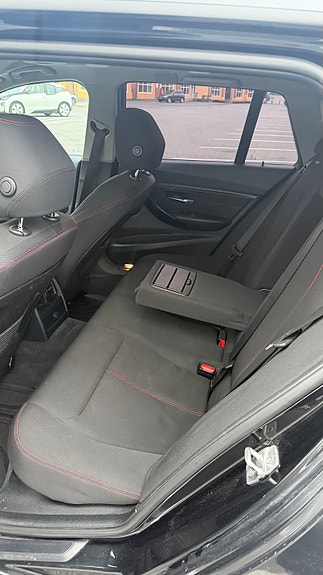 BMW 320d 13 of 19