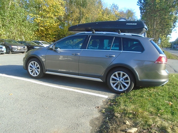 Volkswagen Golf Alltrack 9 of 30