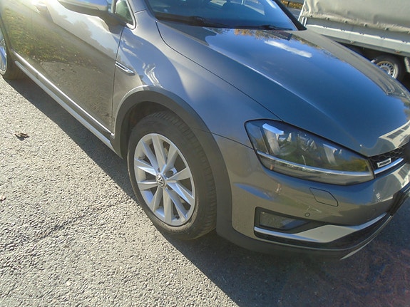 Volkswagen Golf Alltrack 12 of 30