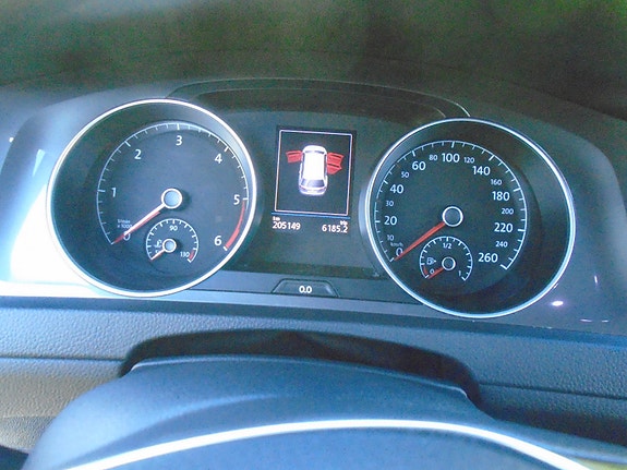 Volkswagen Golf Alltrack 21 of 30