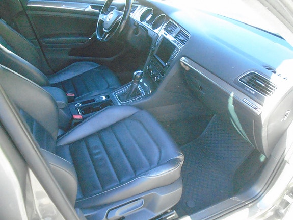Volkswagen Golf Alltrack 14 of 30