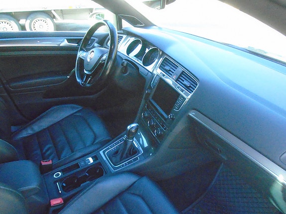 Volkswagen Golf Alltrack 15 of 30