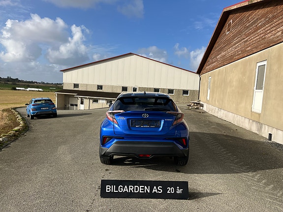 Toyota C-HR 4 of 13