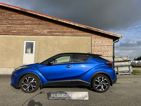 Toyota C-HR 6 of 13