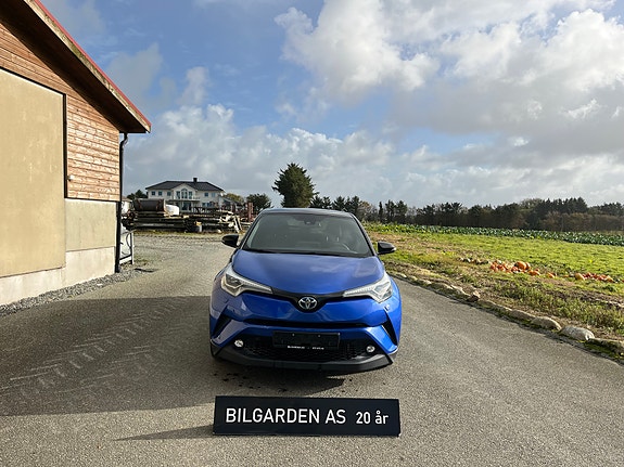 Toyota C-HR 8 of 13