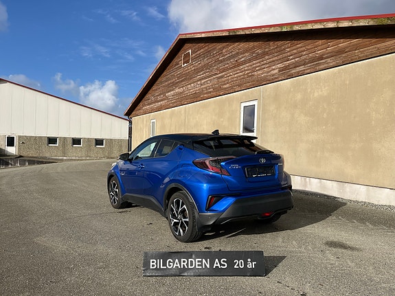 Toyota C-HR 5 of 13