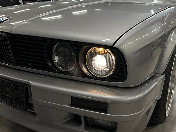 BMW 325i 23 of 29