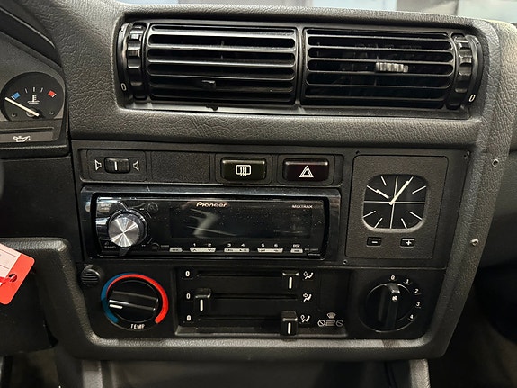 BMW 325i 15 of 29