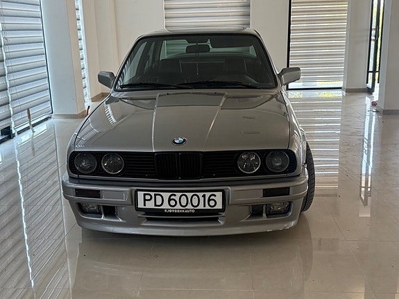 BMW 325i 5 of 29
