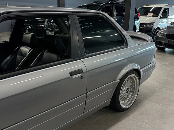 BMW 325i 29 of 29