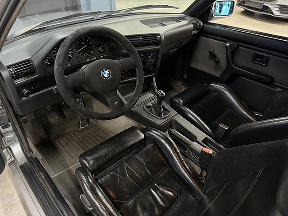 BMW 325i 11 of 29