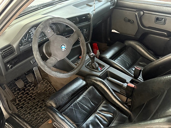 BMW 325i 6 of 29