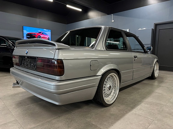 BMW 325i 20 of 29