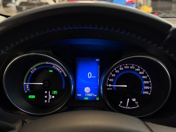 Toyota Auris 27 of 30