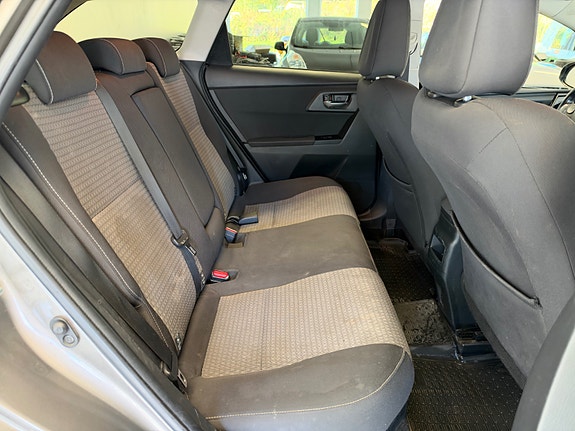 Toyota Auris 18 of 30