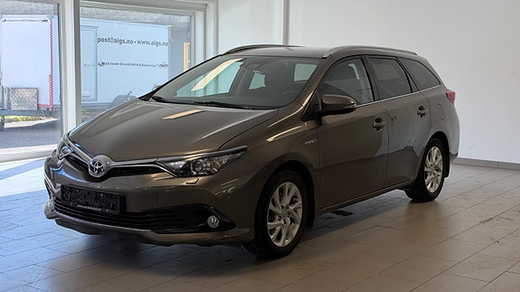Toyota Auris 4 of 30