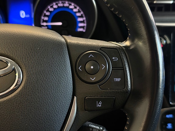 Toyota Auris 30 of 30
