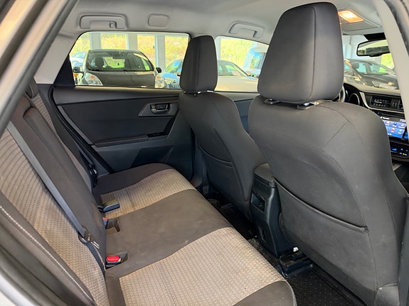 Toyota Auris 17 of 30