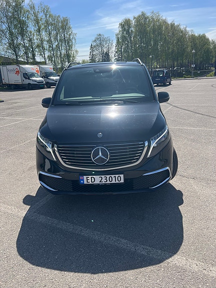 Mercedes-Benz EQV300 3 of 6