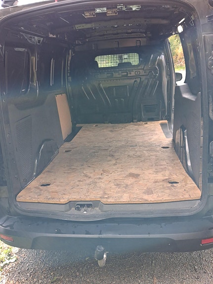 Ford Transit Connect 4 of 5