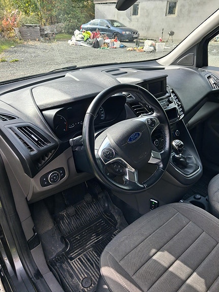 Ford Transit Connect 5 of 5