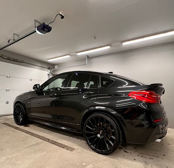BMW X4 3 of 21