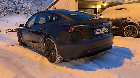 Tesla Model 3 8 of 8