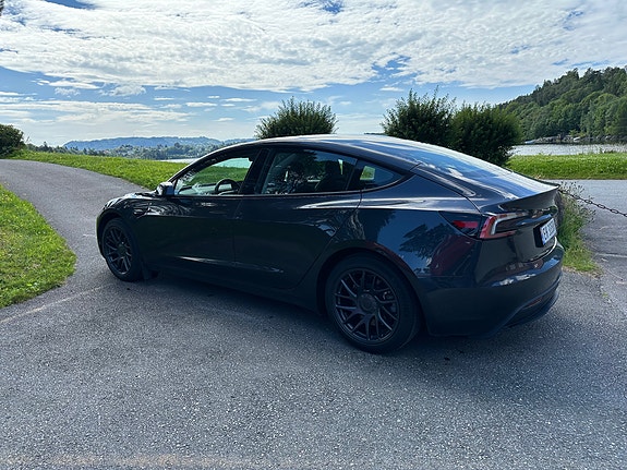 Tesla Model 3 2 of 8