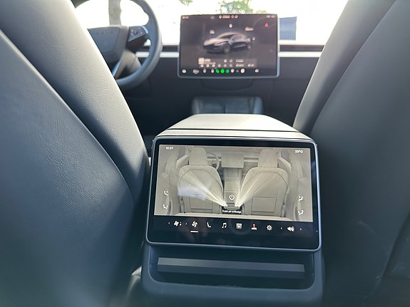 Tesla Model 3 6 of 8