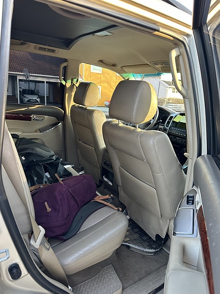 Toyota Land Cruiser 12 of 19