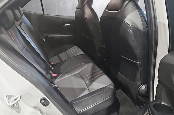 Toyota Corolla 13 of 23