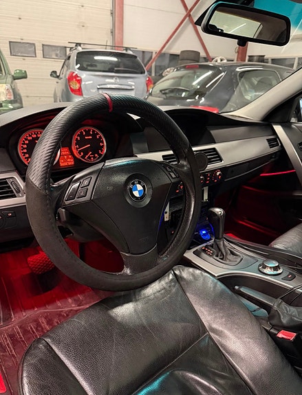 BMW 520i 16 of 20