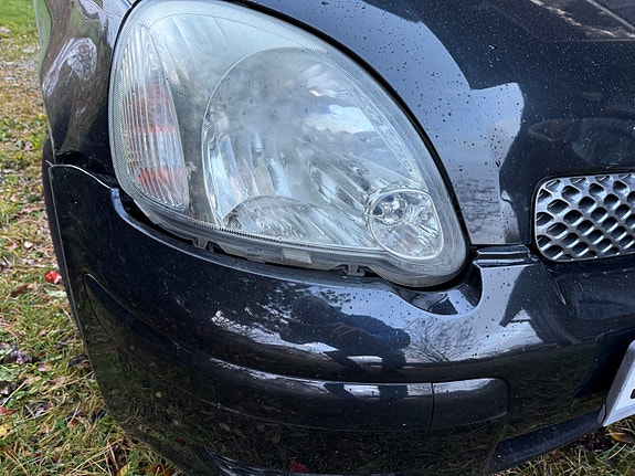 Toyota Yaris 7 of 9