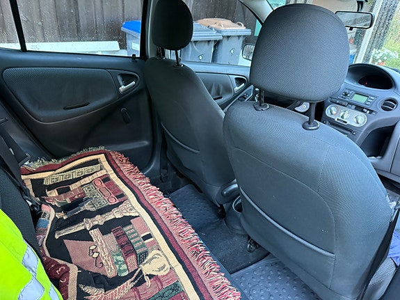Toyota Yaris 8 of 9