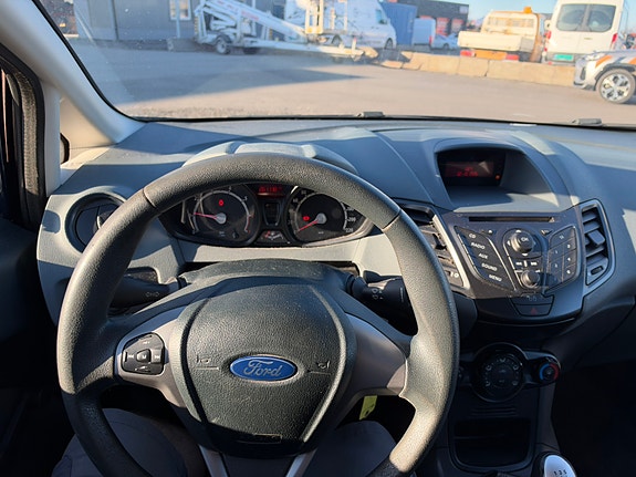 Ford Fiesta 23 of 24