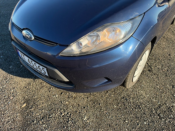Ford Fiesta 13 of 24